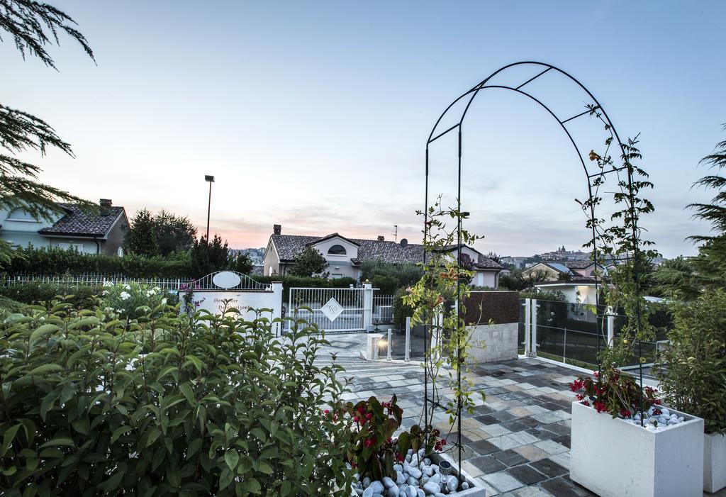 Holiday Residence Belohorizonte Macerata Exteriör bild
